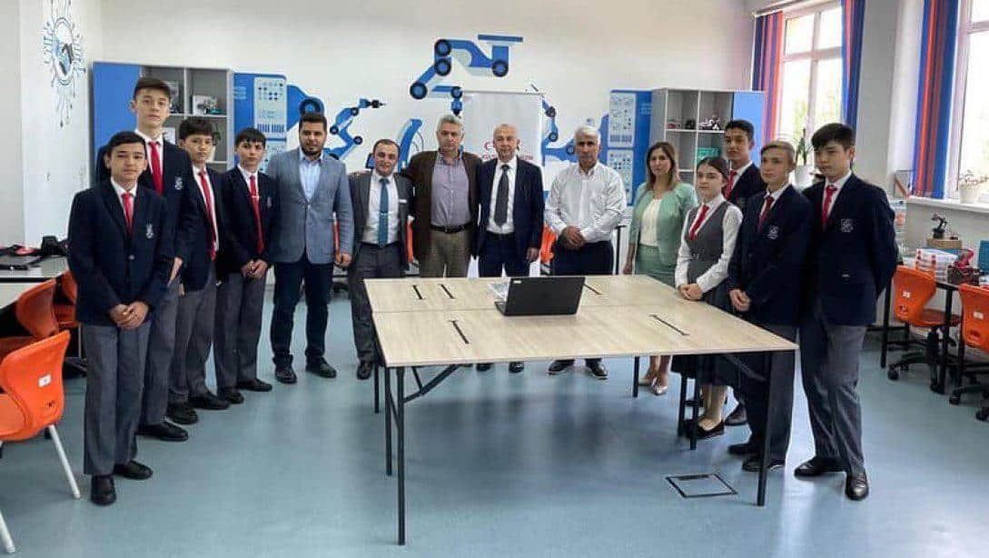  TİKA Kazakistan Koordinatörlüğünün Özel 1 Nolu Talgar Yatılı Lisesine Robotik Kodlama Sınıfı Malzeme Teslimatı