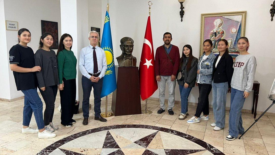Kazak Ulusal Kızlar Pedagoji Üniversitesi İki Yabancı Dil Bölümü Ziyareti