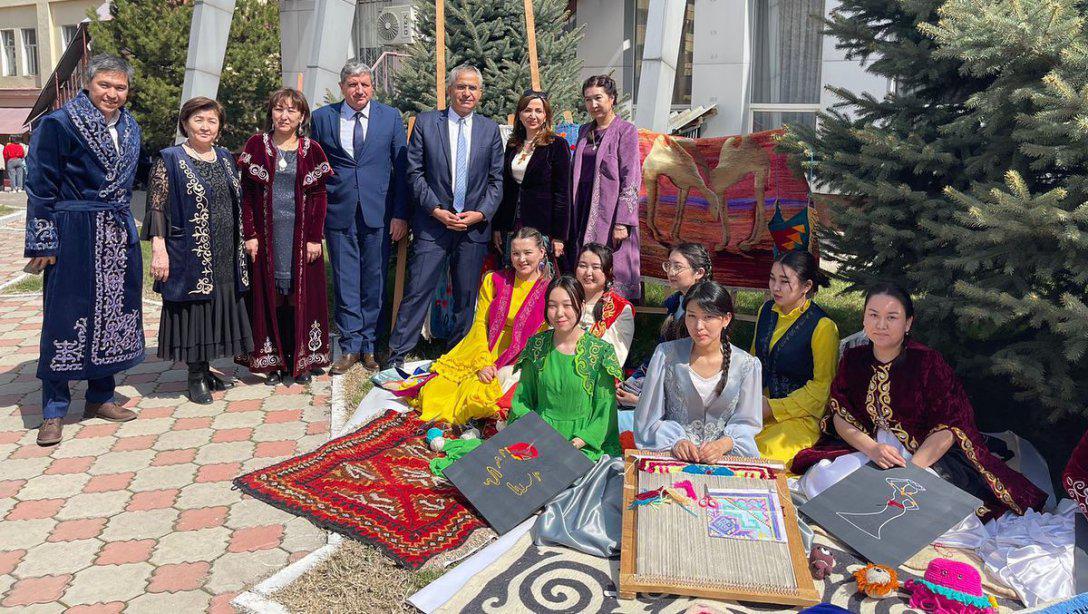 Kazak Kızlar Pedagoji Üniversitesi Nevruz Kutlamaları